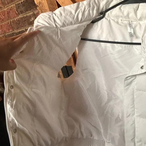 Fabletics Women's White Puffer Vest - Picture 5 of 8